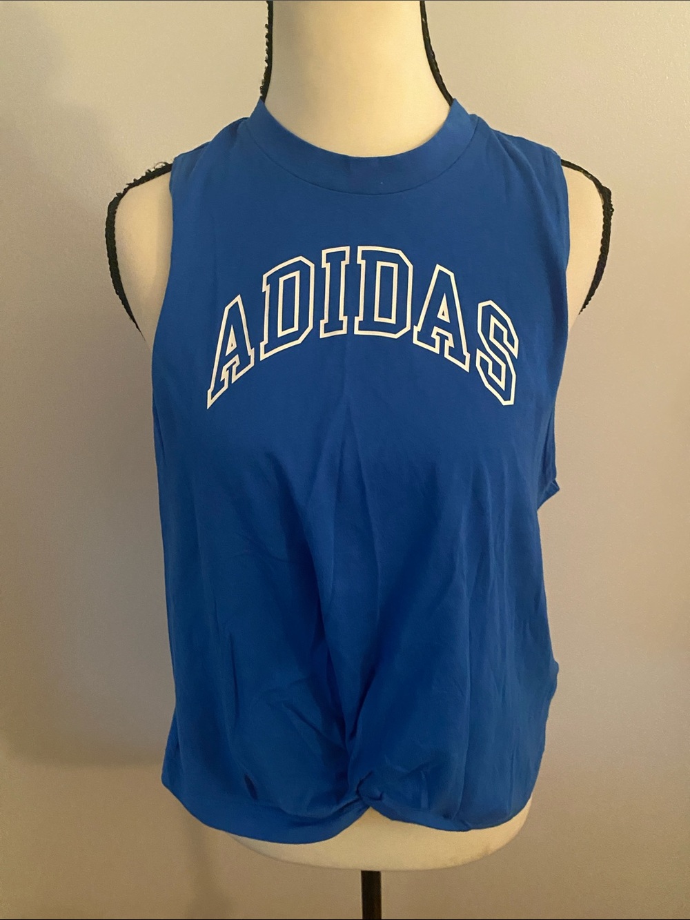 Adidas size medium knotted front top NWT